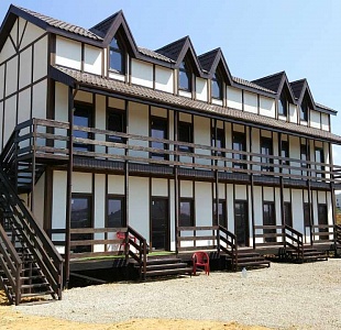 Гостиница из СИП панелей, построенная компанией ВИРМАК в поселке Мирный (Евпатория, Республика Крым)